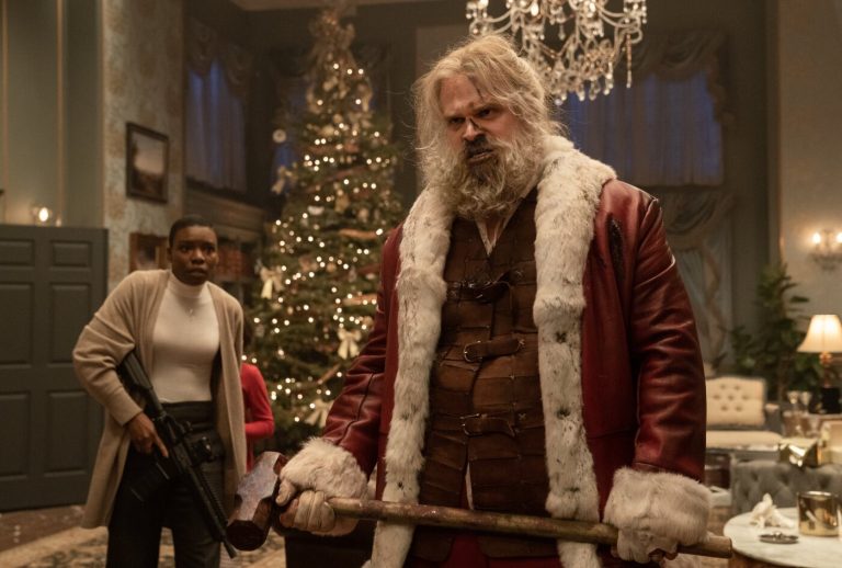 David Harbour is Santa Claus in Violent Night (2022)