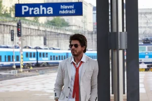 Shah Rukh Khan at Prague's Main Train Station in Jab Harry met Sejal (2017). Photo © Red Chilies Entertainment