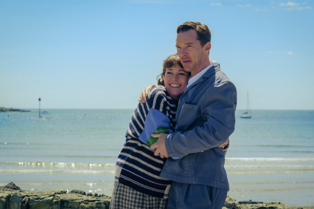 Benedict Cumberbatch and Olivia Colman in The Roses (2025)