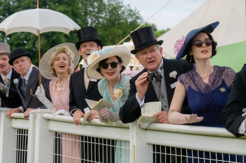Elizabeth McGovern, Hugh Bonneville, Michelle Dockery, Harry Hadden-Paton, and Laura Carmichael in Downton Abbey: The Grand Finale (2025)