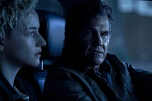 Julia Garner and Josh Brolin in Weapons (2025)