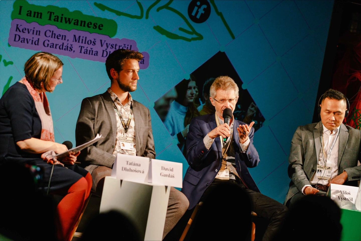 Miloš Vystrčil speaks at the premiere of I Am Taiwanese (2025) in Jihlava
