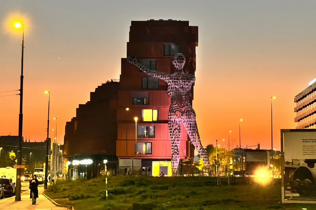 Fragment building and David Černý's Lilith. Photo: The Prague Reporter