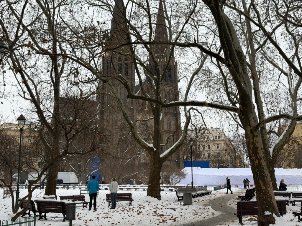 Filming for The Age of Innocence at Prague's Náměstí Míru. Photo © The Prague Reporter