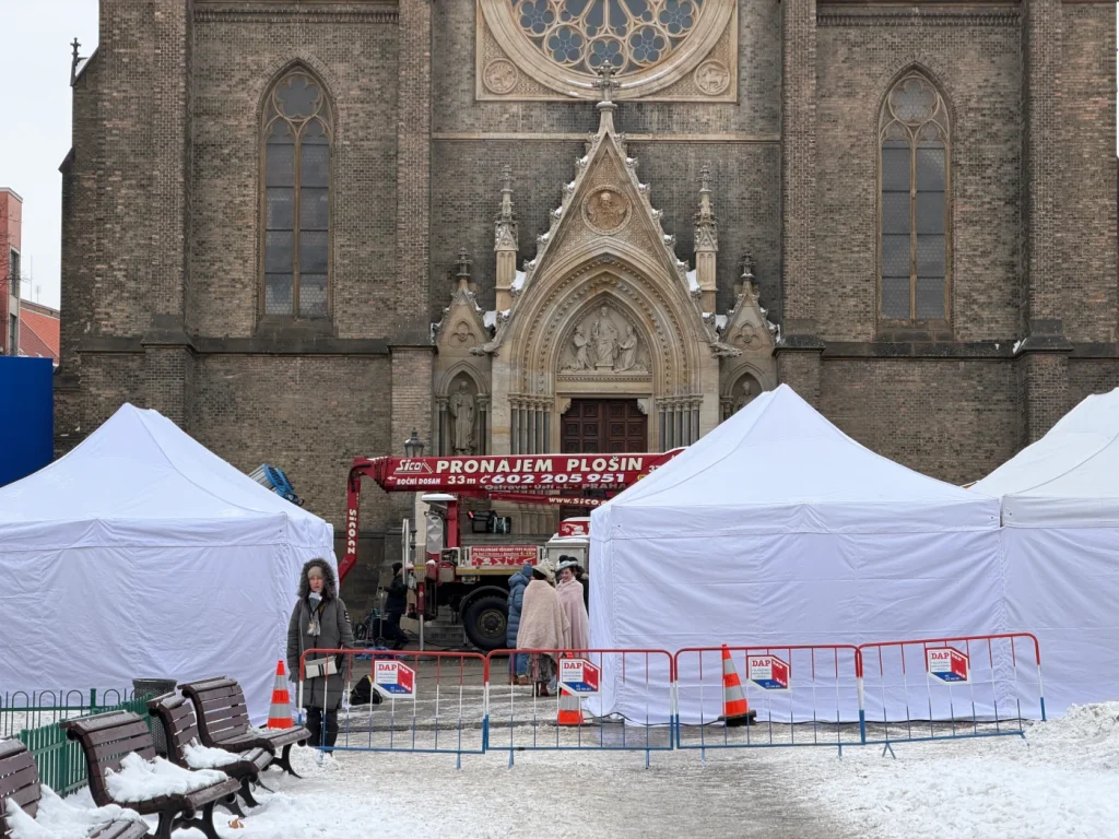 Filming for The Age of Innocence at Prague's Náměstí Míru. Photo © The Prague Reporter
