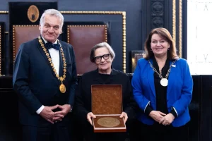 Agnieszka Holland honored in Prague. Photo: Facebook / Bohuslav Svoboda, primátor hl. m. Prahy
