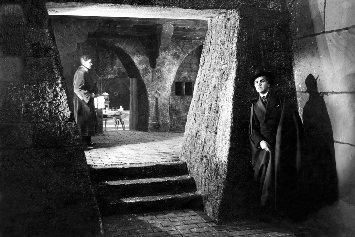 The Arrival from the Darkness (Příchozí z temnot, 1921)