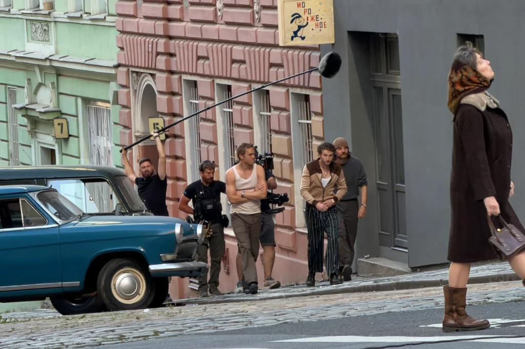 Production of Birdwatcher in Prague 3. Photo © The Prague Reporter